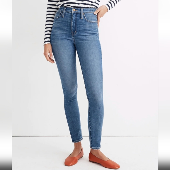 Madewell 11" High-Rise Skinny Jeans in Maricopa Wash - Picture 2 of 11